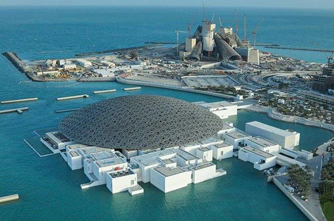 Saadiyat Island（サディヤット島）— ルーヴル・アブダビと文化地区