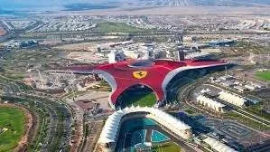 Yas Island（ヤス島）— テーマパークと複合コミュニティ